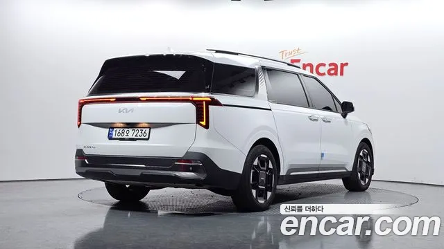 Kia Carnival 2024 thumb 2