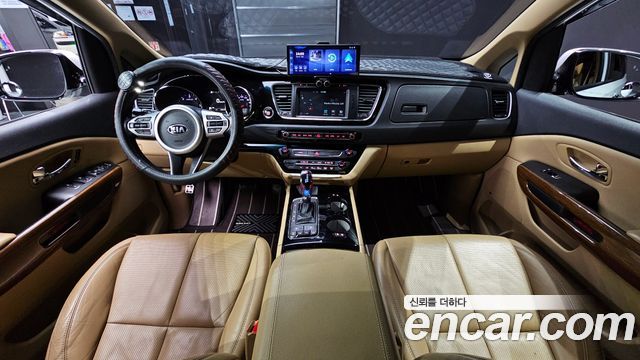 Kia Carnival 2017 thumb 8