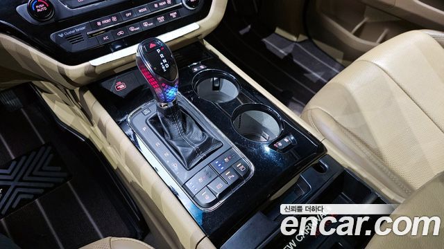 Kia Carnival 2017 thumb 10