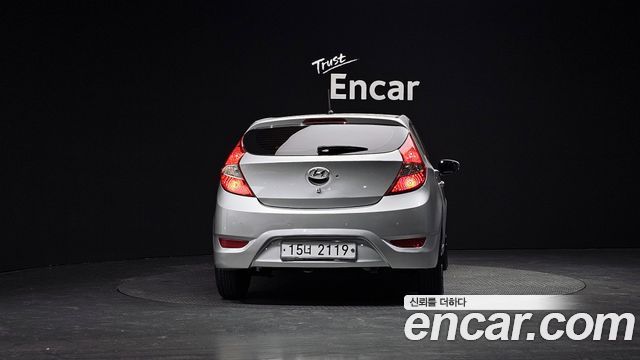 Hyundai Accent 2012 thumb 4
