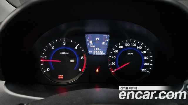 Hyundai Accent 2012 thumb 8