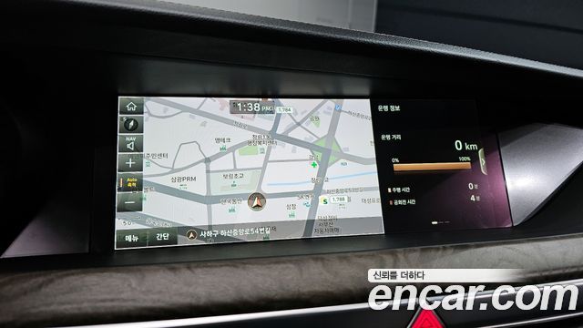 Genesis G90 2019 thumb 12