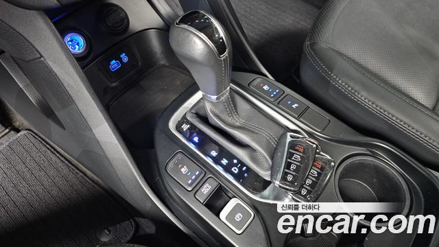 Hyundai Santa Fe 2017 thumb 9