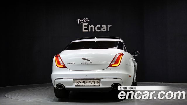 Jaguar XJ 2019 thumb 5