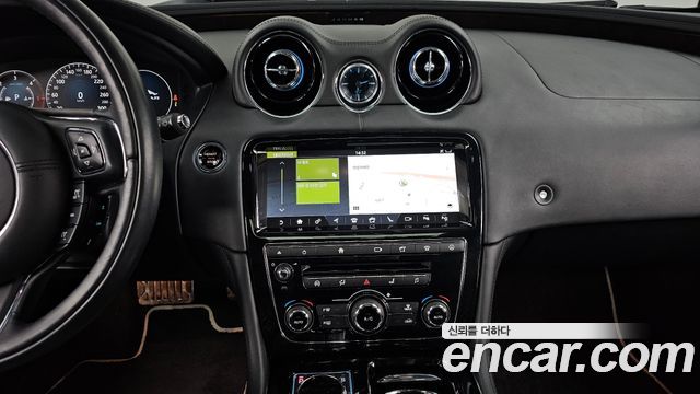 Jaguar XJ 2019 thumb 11