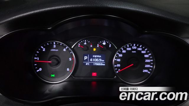 Kia Carens 2013 thumb 8