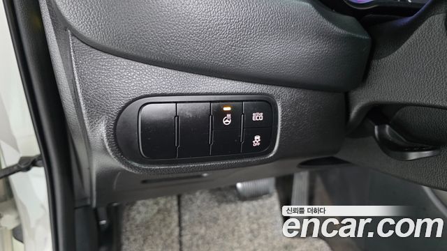 Kia Carens 2013 thumb 12