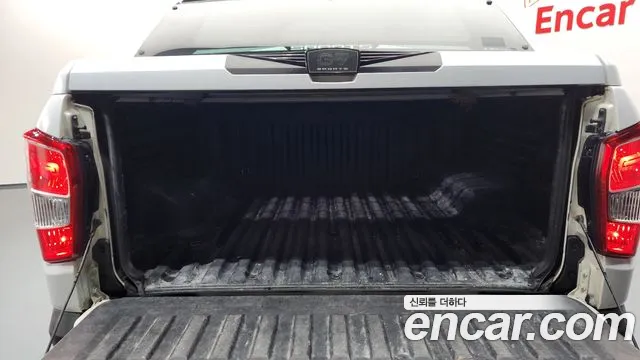 SsangYong Rexton 2019 thumb 11