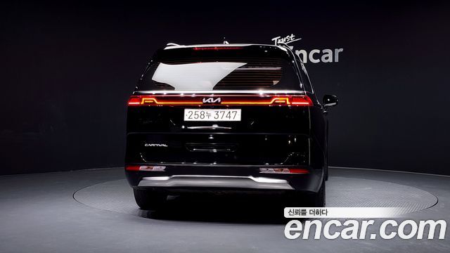 Kia Carnival 2022 thumb 4