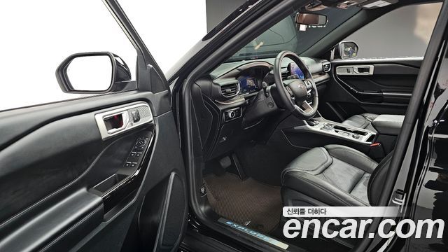 Ford Explorer 2023 thumb 12