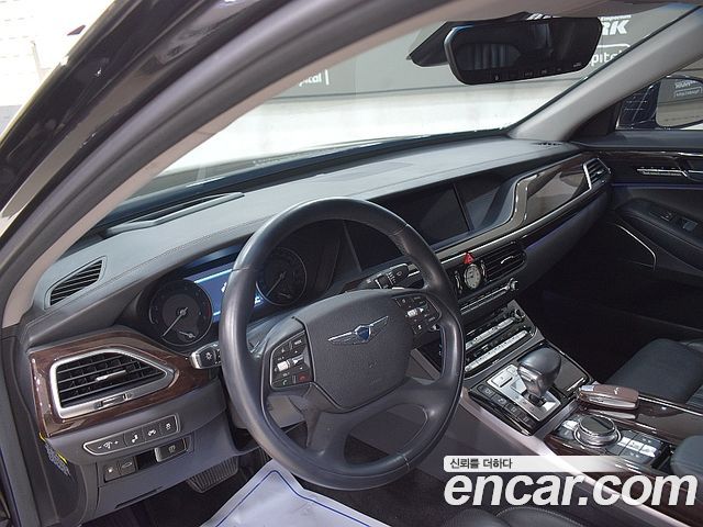 Genesis G90 2017 thumb 8