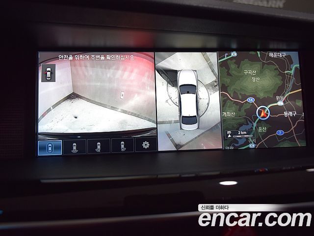 Genesis G90 2017 thumb 12