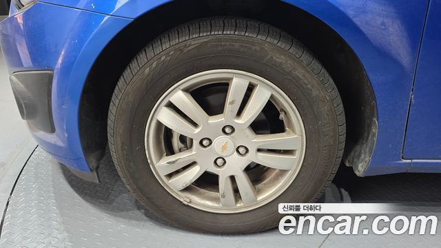 Chevrolet Aveo 2011 thumb 6