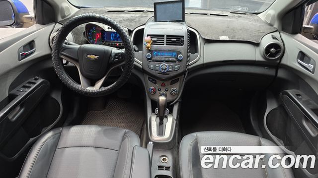 Chevrolet Aveo 2011 thumb 8
