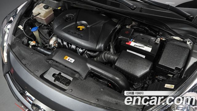 Hyundai i40 2012 thumb 6