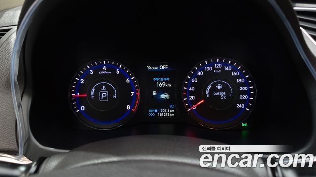 Hyundai i40 2012 thumb 8