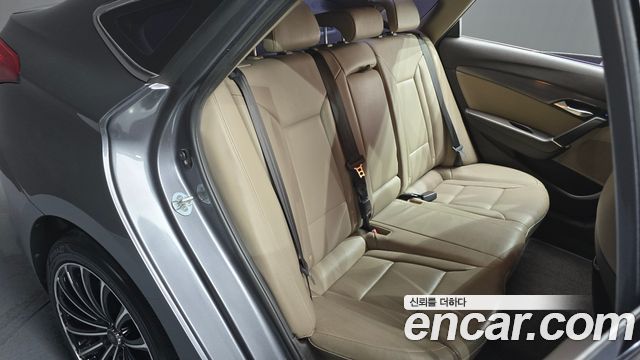 Hyundai i40 2012 thumb 11
