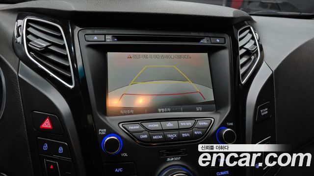 Hyundai i40 2012 thumb 12