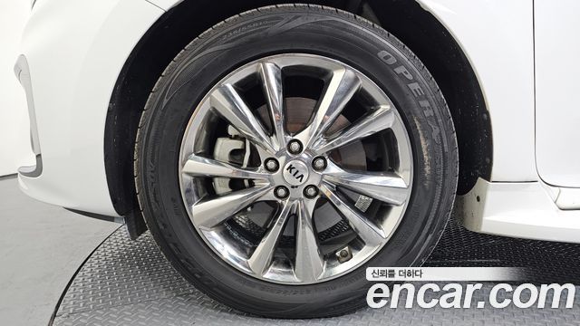 Kia Carnival 2019 thumb 6