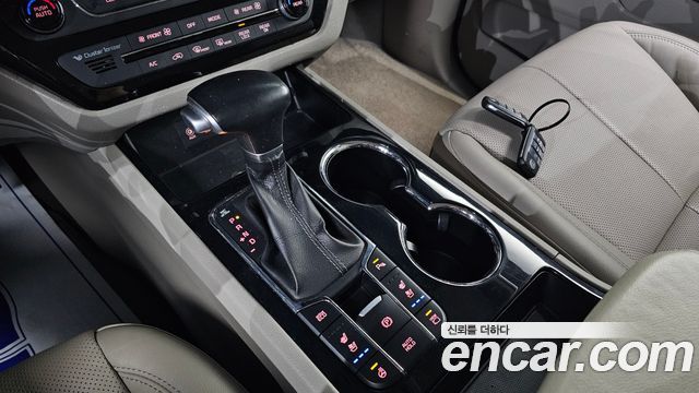 Kia Carnival 2019 thumb 10