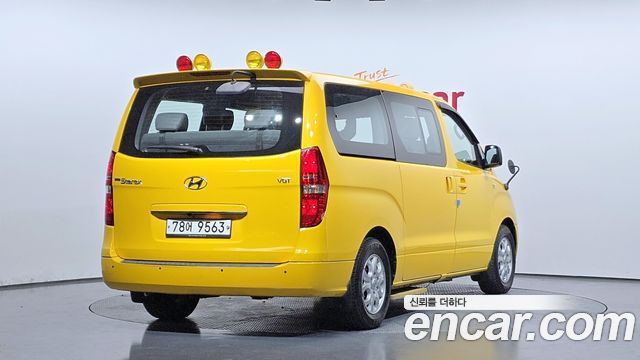Hyundai Starex 2015 thumb 3