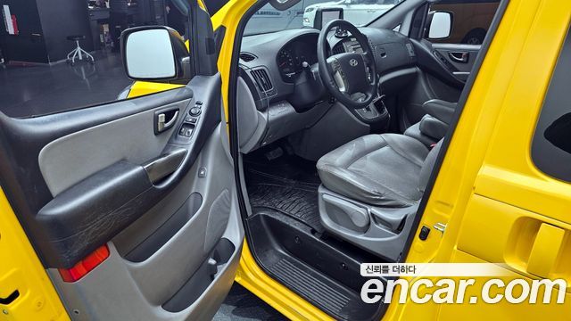 Hyundai Starex 2015 thumb 10