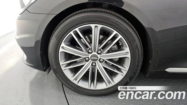 Genesis G80 2017 thumb 6