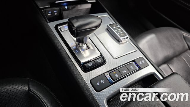 Genesis G80 2017 thumb 10