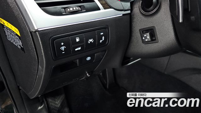 Genesis G80 2017 thumb 12