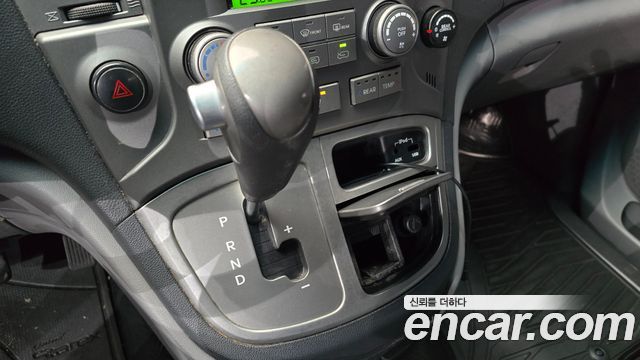 Hyundai Starex 2014 thumb 10