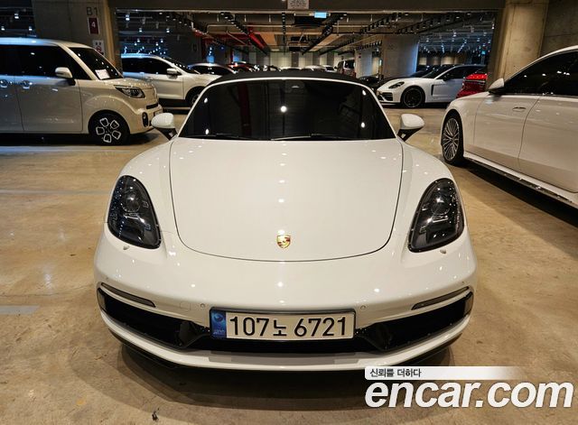Porsche Cayman 2019 thumb 2