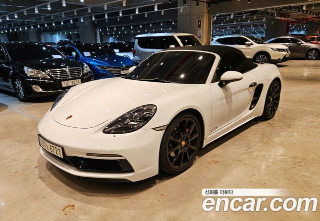 Porsche Cayman 2019 thumb 3