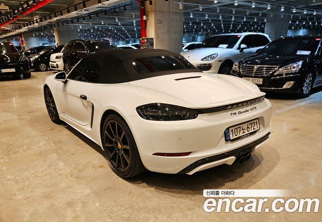 Porsche Cayman 2019 thumb 5