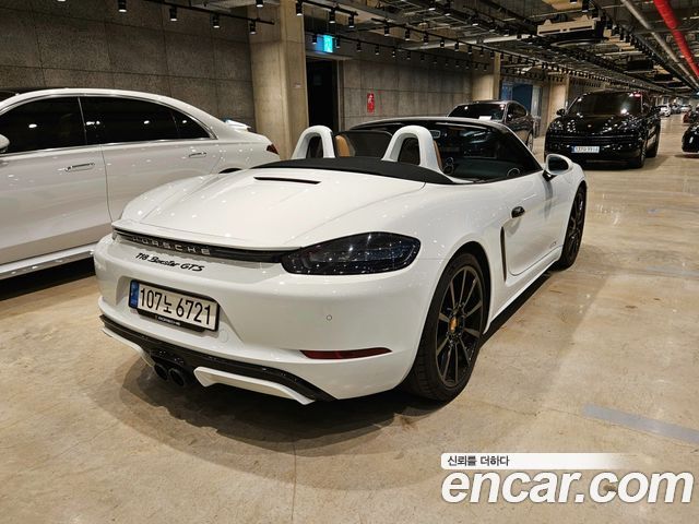 Porsche Cayman 2019 thumb 6