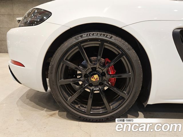 Porsche Cayman 2019 thumb 9
