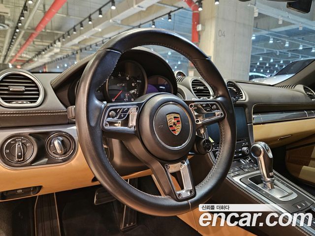 Porsche Cayman 2019 thumb 10