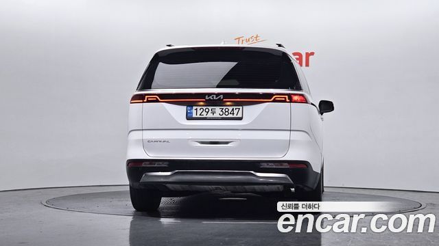 Kia Carnival 2021 thumb 5