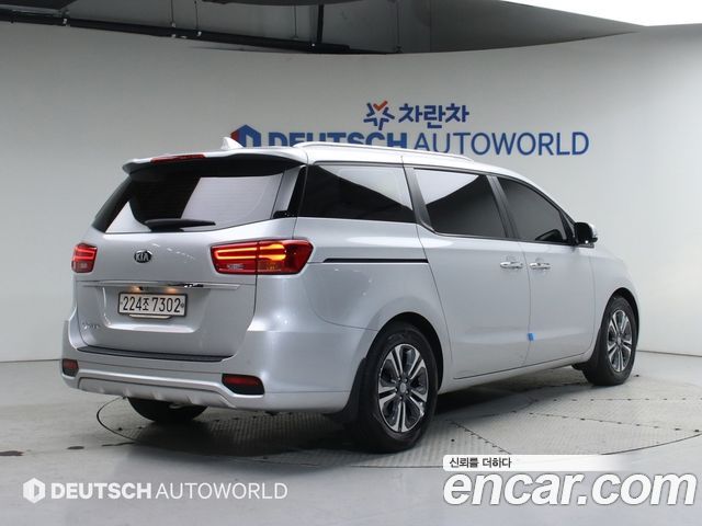 Kia Carnival 2019 thumb 3