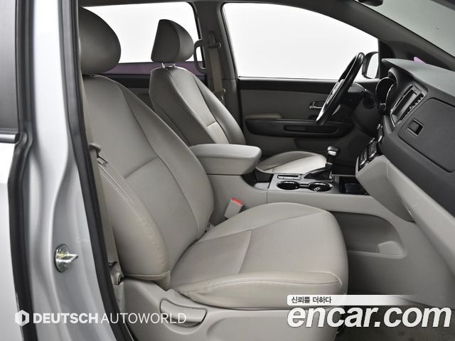 Kia Carnival 2019 thumb 10
