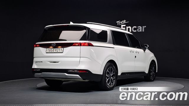 Kia Carnival 2021 thumb 3