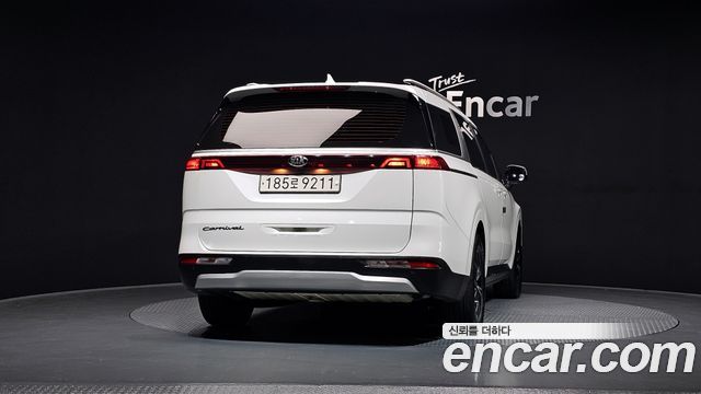 Kia Carnival 2021 thumb 5