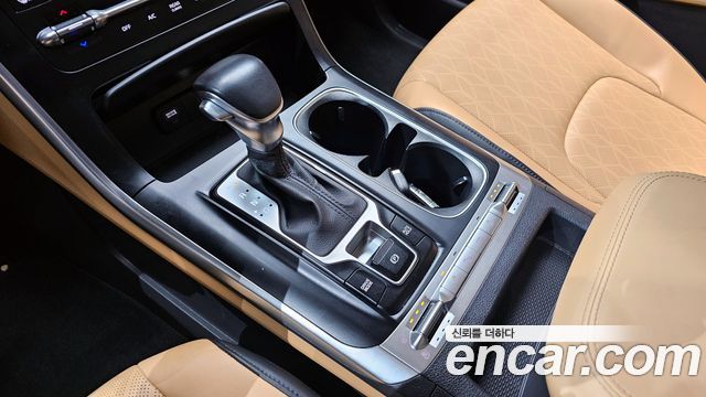 Kia Carnival 2021 thumb 10