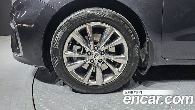 Kia Carnival 2020 thumb 6