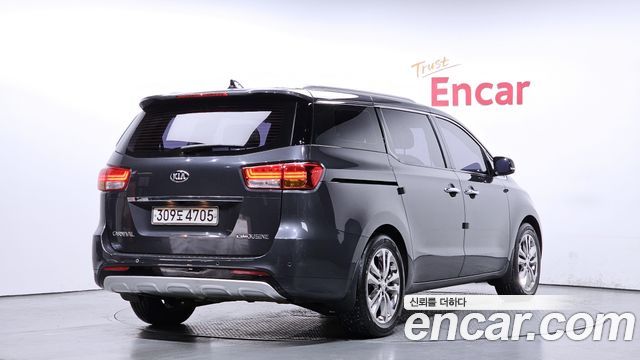 Kia Carnival 2016 thumb 3