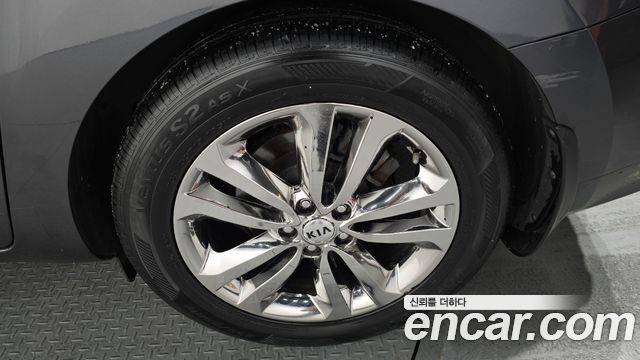 Kia Carnival 2016 thumb 6