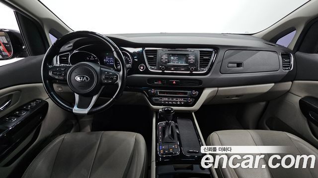 Kia Carnival 2016 thumb 8