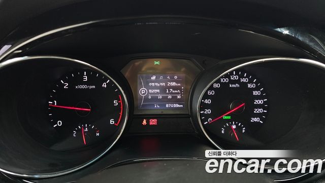 Kia Carnival 2016 thumb 9