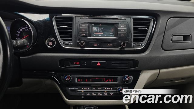 Kia Carnival 2016 thumb 12