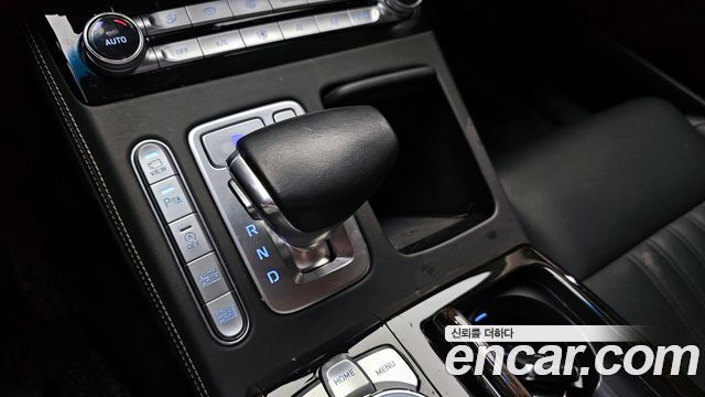 Genesis G90 2020 thumb 10