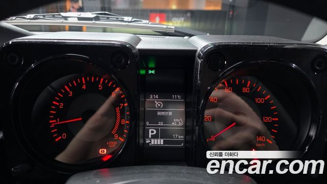 Suzuki Jimny 2025 thumb 8
